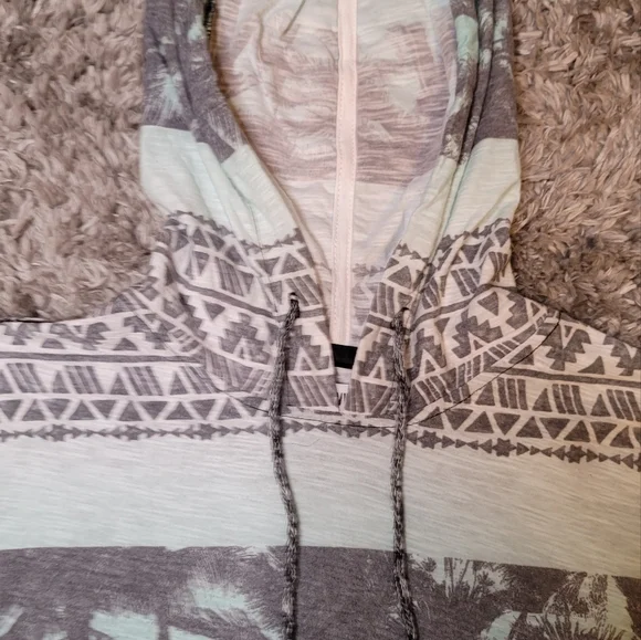 NWT Univibe Men's Sleeveless Hoodie Shirt  90's look - Picture 6 of 9